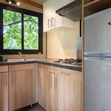 אתר קמפינג Huttopia