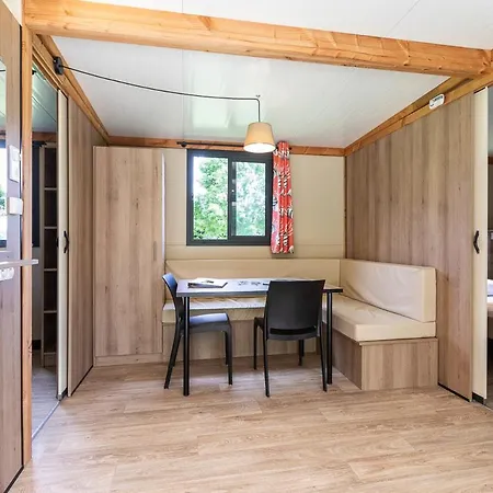 Huttopia 4* רויה