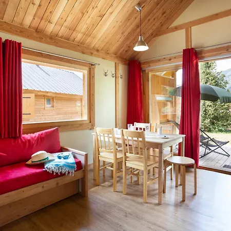 אתר קמפינג Huttopia רויה