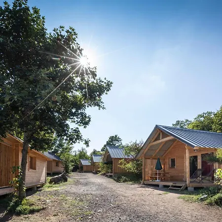 Huttopia אתר קמפינג רויה