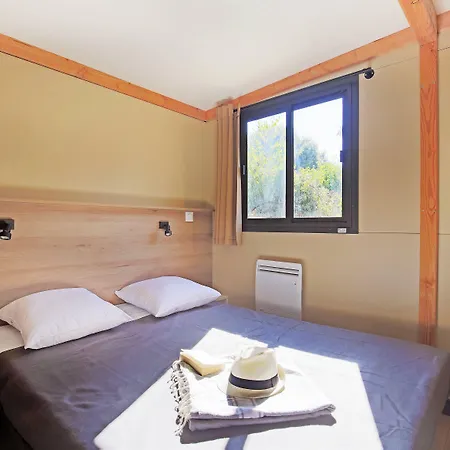 Huttopia 4* Royat